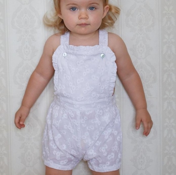 White Broiderie Anglaise Playsuit - Picture 4 of 4